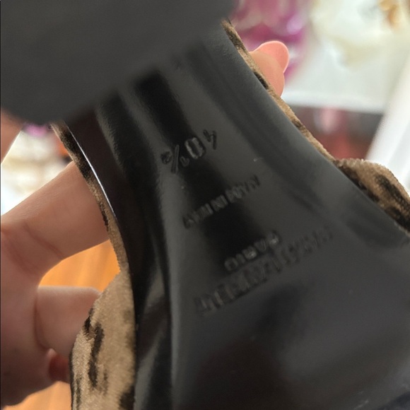 Saint Laurent Tan Leopard Print Heels size 40.5 - Picture 3 of 3